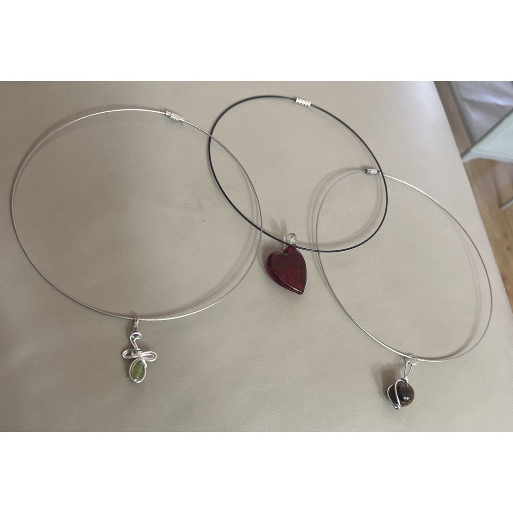 Lot of 3  Artisan Choker Necklaces‎ & Pendants Tigers Eye Heart Glass Wire Cross